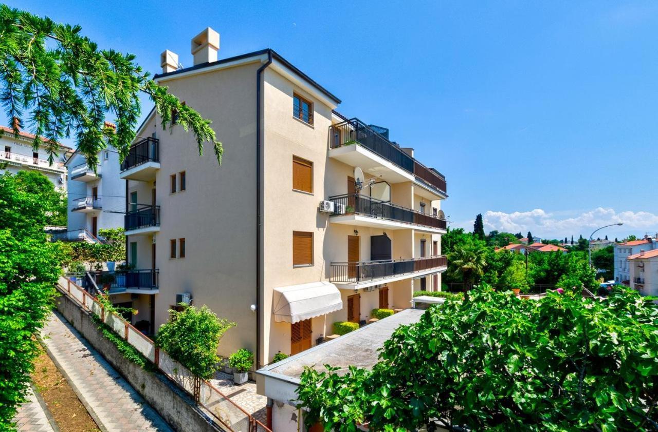 Apartments Niko Crikvenica Exterior foto